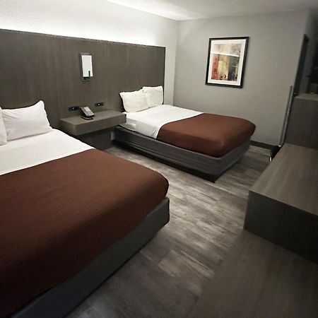 Magnuson Hotel Fort Wayne North - Coliseum Bagian luar foto