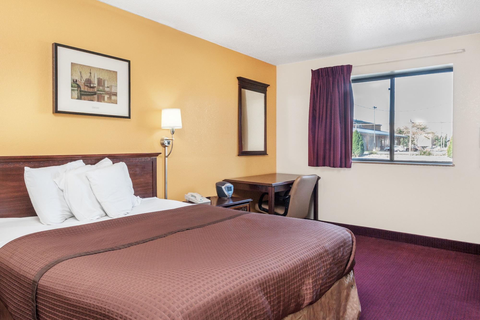 Magnuson Hotel Fort Wayne North - Coliseum Bagian luar foto