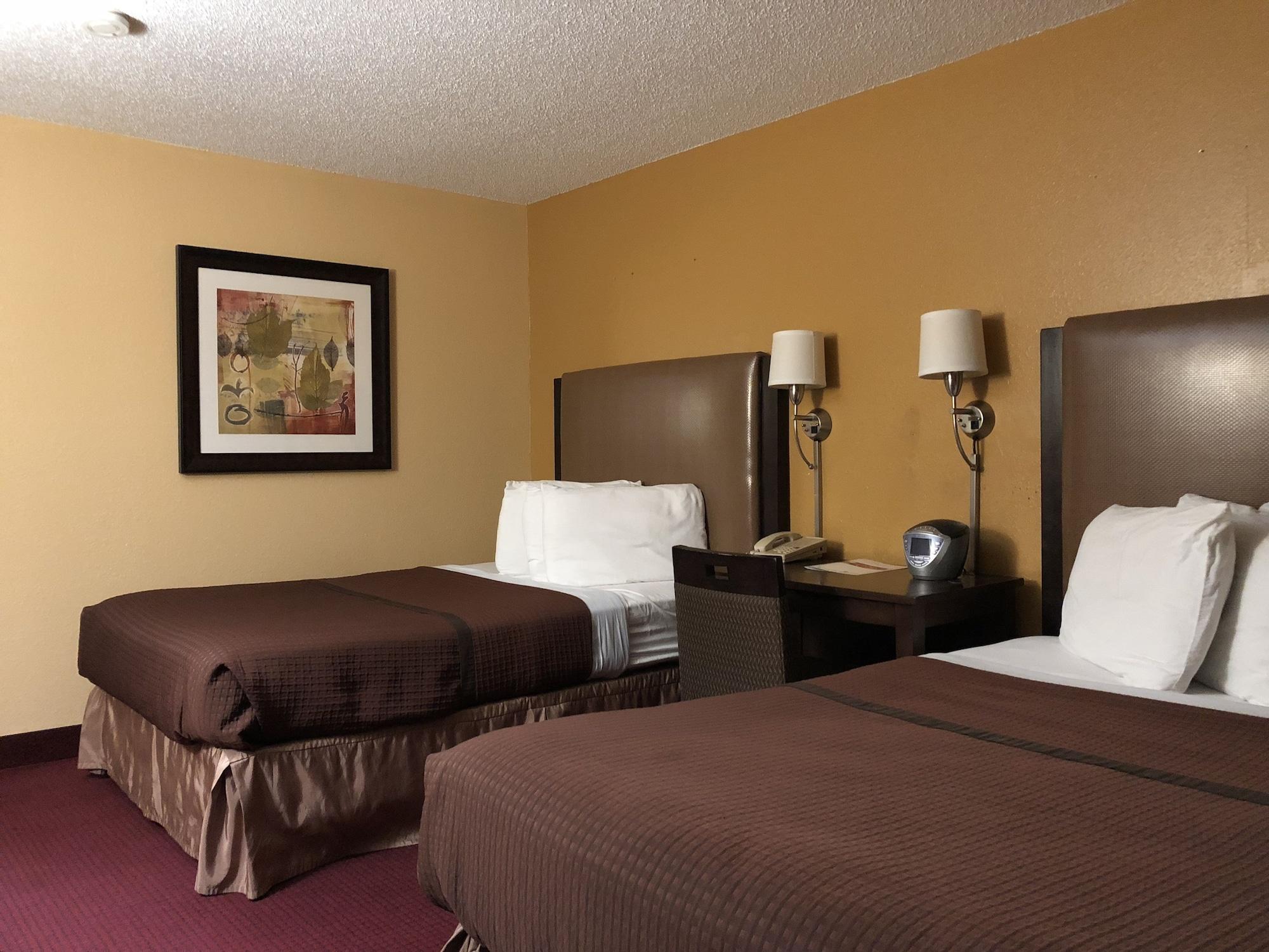 Magnuson Hotel Fort Wayne North - Coliseum Bagian luar foto