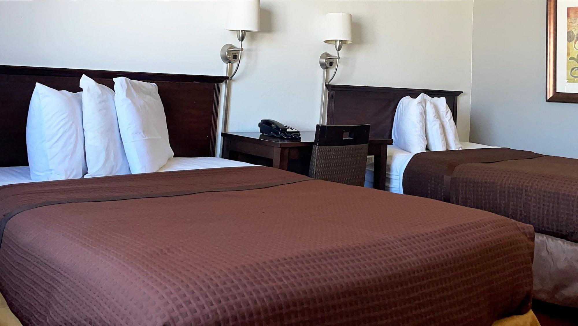 Magnuson Hotel Fort Wayne North - Coliseum Bagian luar foto