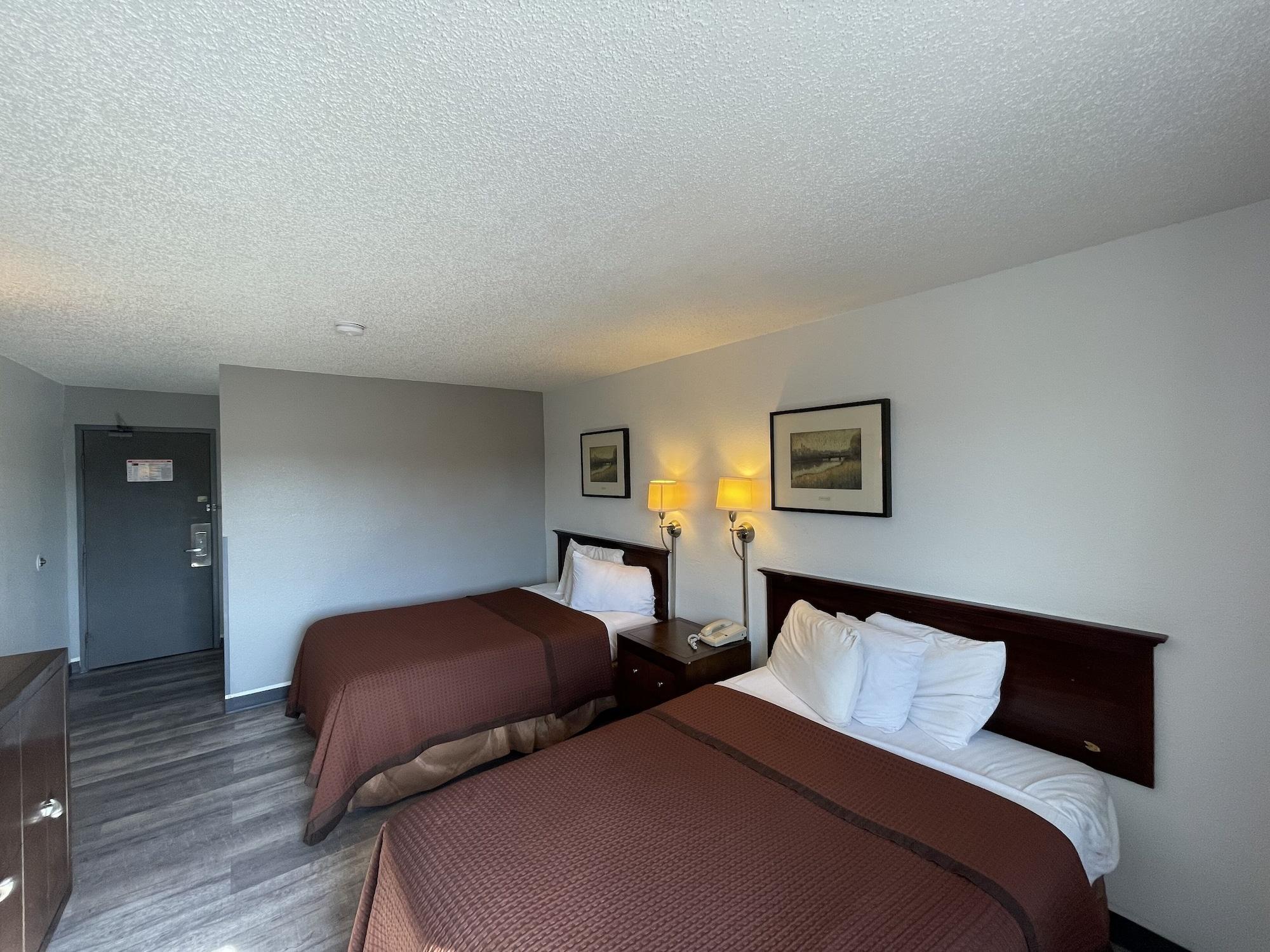 Magnuson Hotel Fort Wayne North - Coliseum Bagian luar foto
