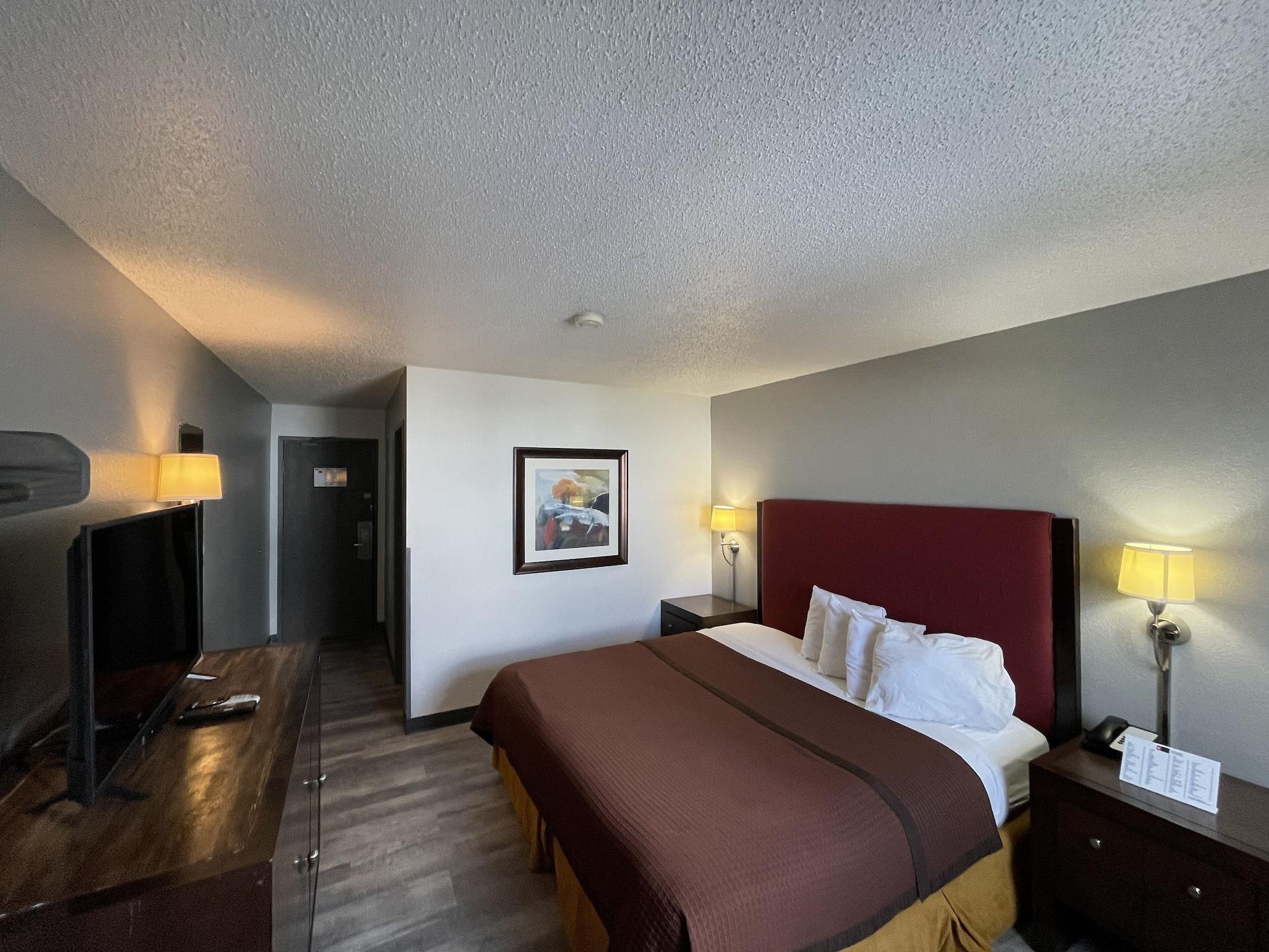 Magnuson Hotel Fort Wayne North - Coliseum Bagian luar foto
