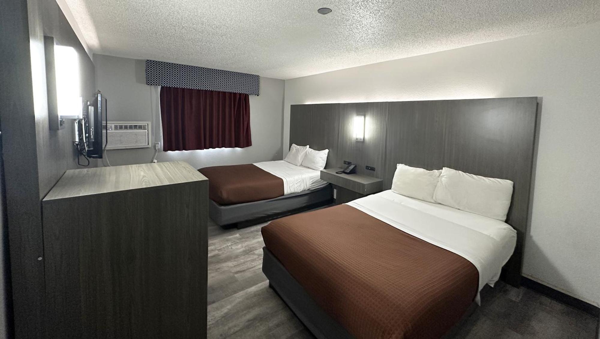 Magnuson Hotel Fort Wayne North - Coliseum Bagian luar foto