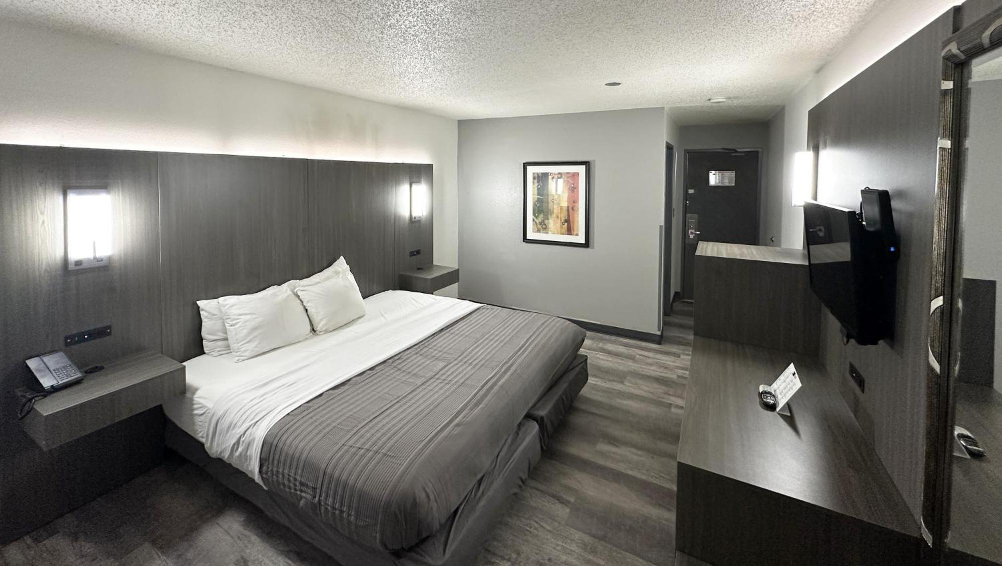 Magnuson Hotel Fort Wayne North - Coliseum Bagian luar foto