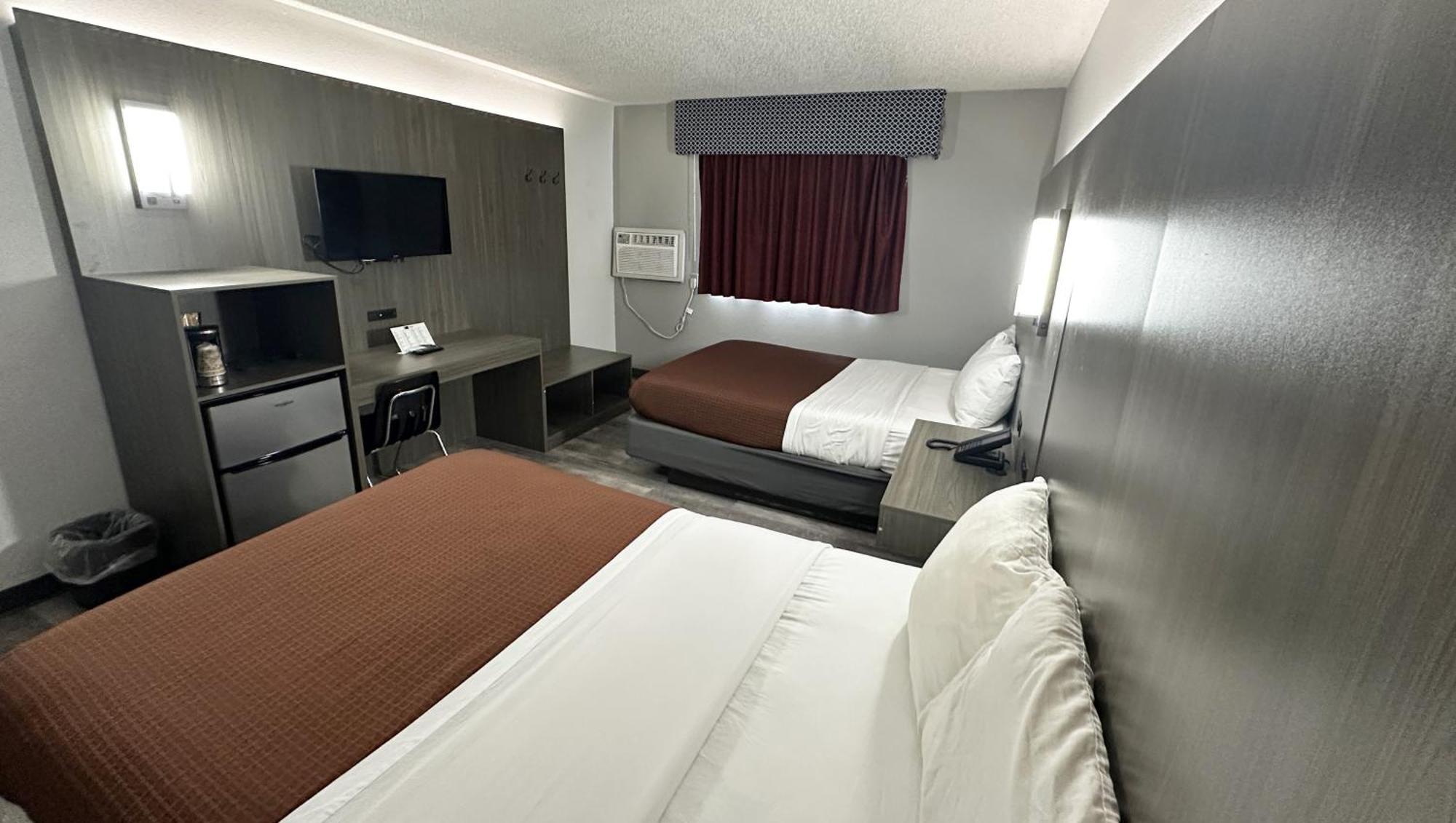 Magnuson Hotel Fort Wayne North - Coliseum Bagian luar foto