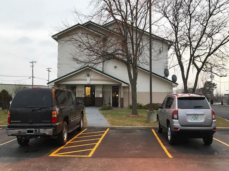 Magnuson Hotel Fort Wayne North - Coliseum Bagian luar foto