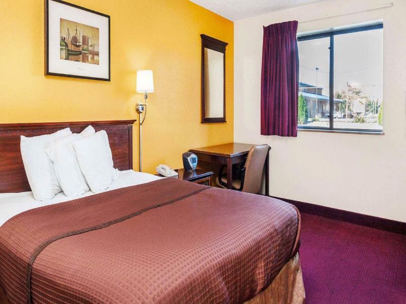 Magnuson Hotel Fort Wayne North - Coliseum Bagian luar foto